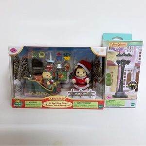 Calico Critters Mr. Lion's Winter Sleigh Holiday Set and Light Up Street Light
